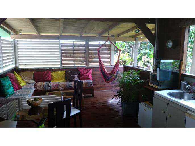 Location VillaMaison/Appartement en Guadeloupe - La terrasse de l'appartement  l'tage